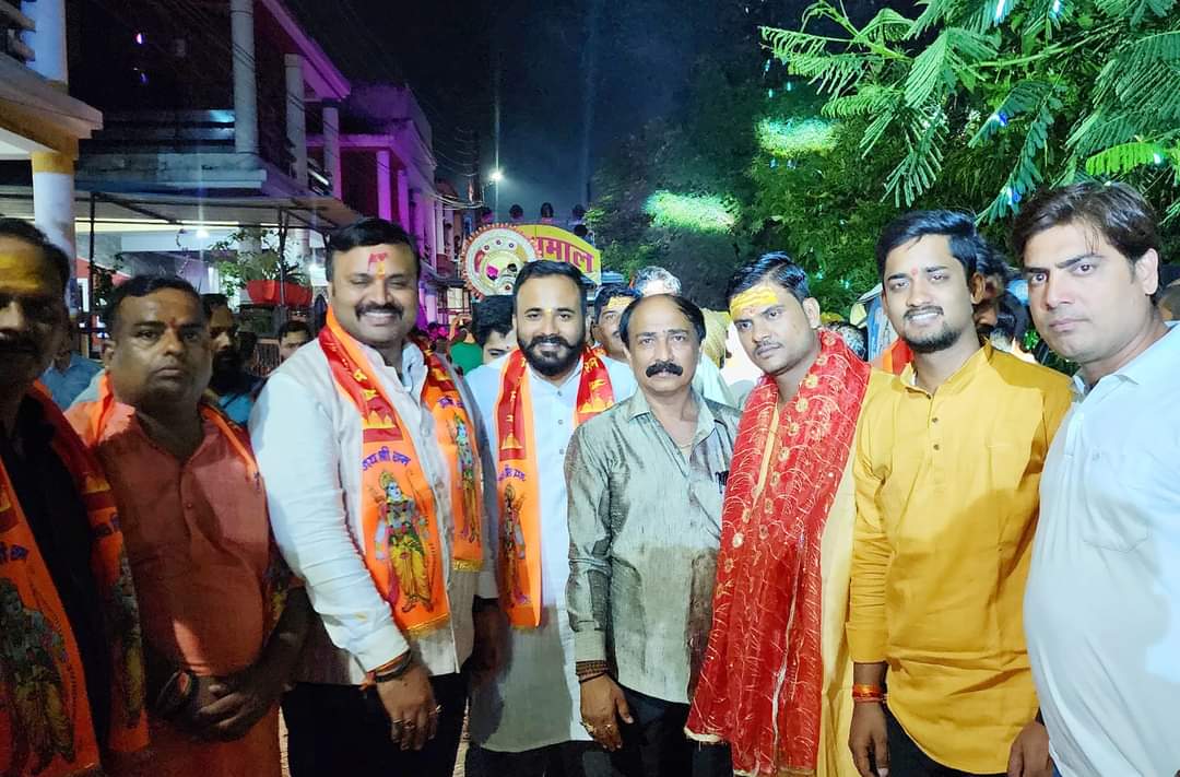 YogendraSinghMP's tweet photo. भारतीय जनता युवा मोर्चा के जिला मंत्री, भाई गोपाल गुप्ता जी द्वारा कैलाशपुरी गुप्तेश्वर वार्ड से, विशाल झंडा एवं तिरंगा यात्रा, अनगढ़ महावीर हनुमान मंदिर तक आयोजन किया गया जिस में सम्मिलित होने का सौभाग्य प्राप्त हुआ। https://t.co/LTqXia6Ic1