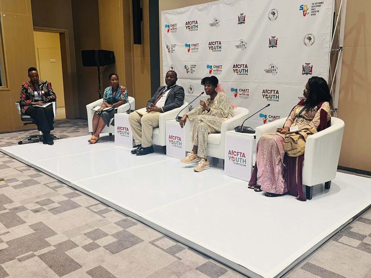 mercychez's tweet photo. Moderated a captivating panel on fashion during CHAT Africa Initiative Zambian Chapter launch at AfCFTA Youth Symposium 2023. Discussed design, marketing, sustainability, and AfCFTA protocols. Empowering African youth in the fashion industry! #FashionInAfCFTA https://t.co/KMbJDfdLi3