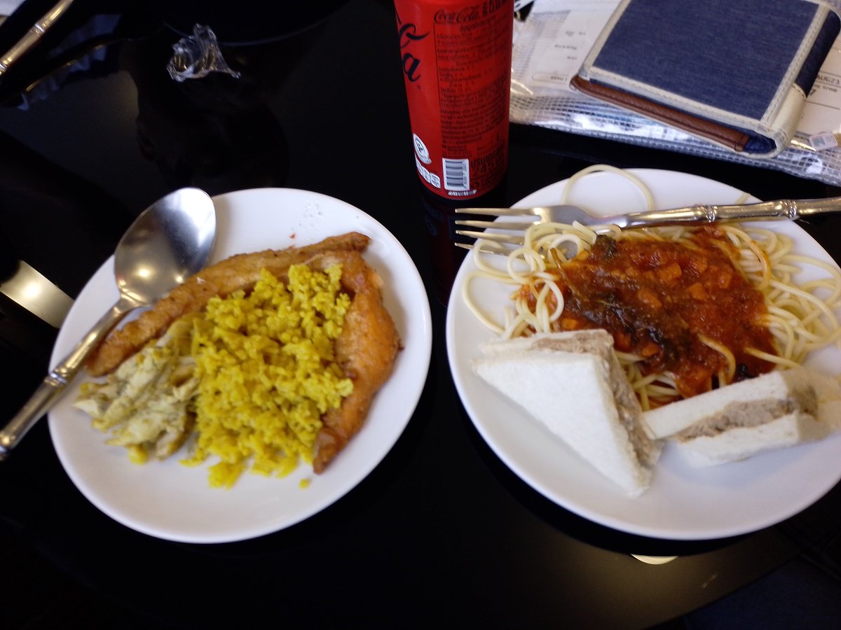 先程ドンムアン空港に着陸しました🛬

お昼ごはん食べてないので、PriorityPass使えるラウンジで暴飲暴食
