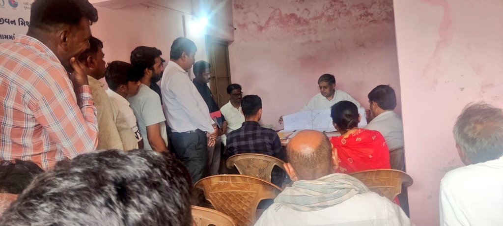 Collectorbhav's tweet photo. આજ સિહોર તાલુકાના કનાડ ગામની ગ્રામ પંચાયતની મુલાકાત લઈ ગામ લોકોના પ્રશ્નો સાંભળી તેનું નિરાકરણ લાવવા સંબધિત અધિકારીશ્રીઓને સુચના આપેલ તથા તલાટી કમ મંત્રીશ્રીનું સામાન્ય દફ્તર તપાસણી કરેલ.
@CMOGuj @BhanubenMLA @revenuegujarat @GujPRHDept @BhavnagarDdo @mahiti_bvn https://t.co/p0Jfu9dD2x