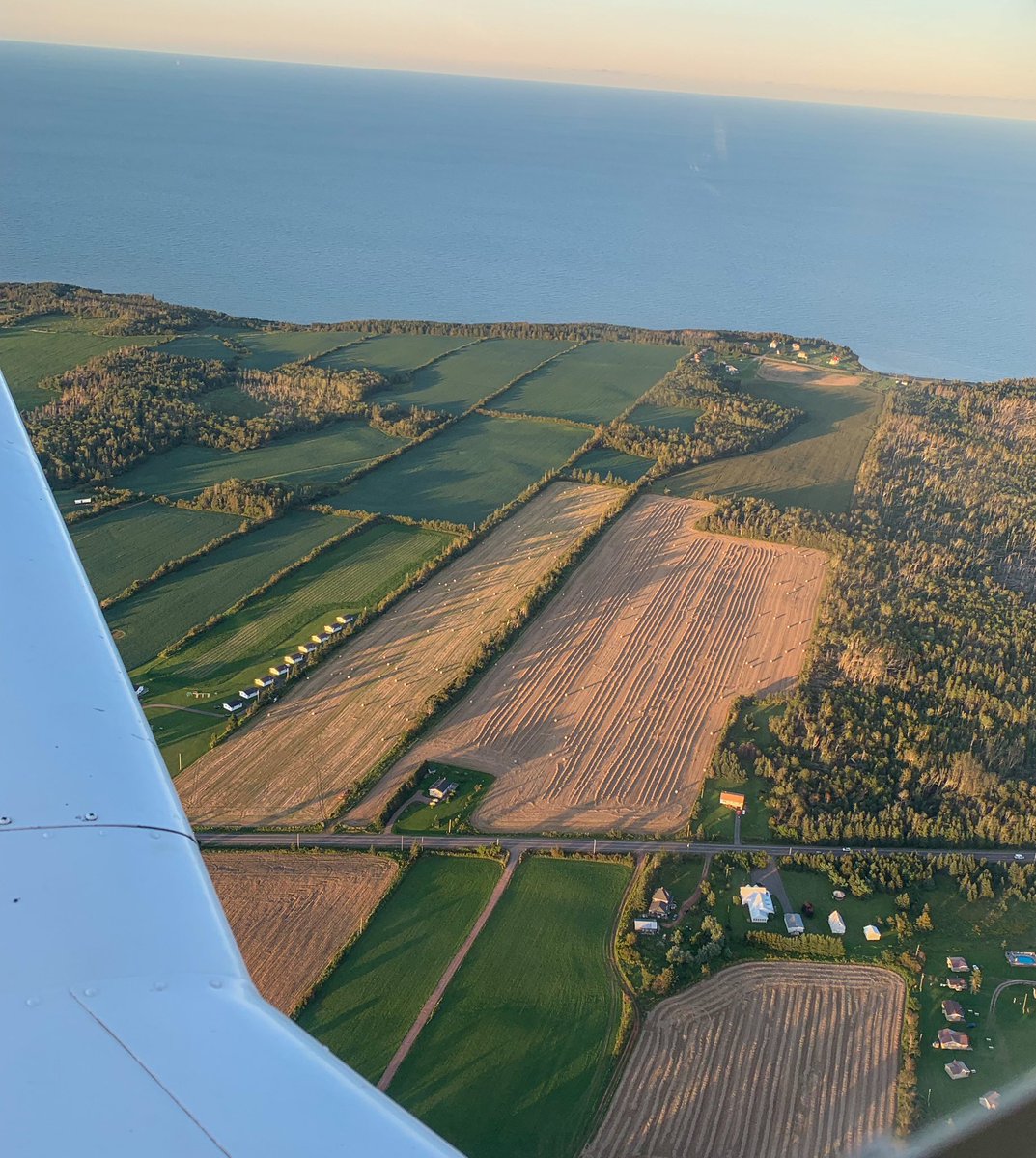 yygpilot's tweet photo. Up over Cavendish to North Rustico last night. Smooth up there! https://t.co/HIsvQKG23i