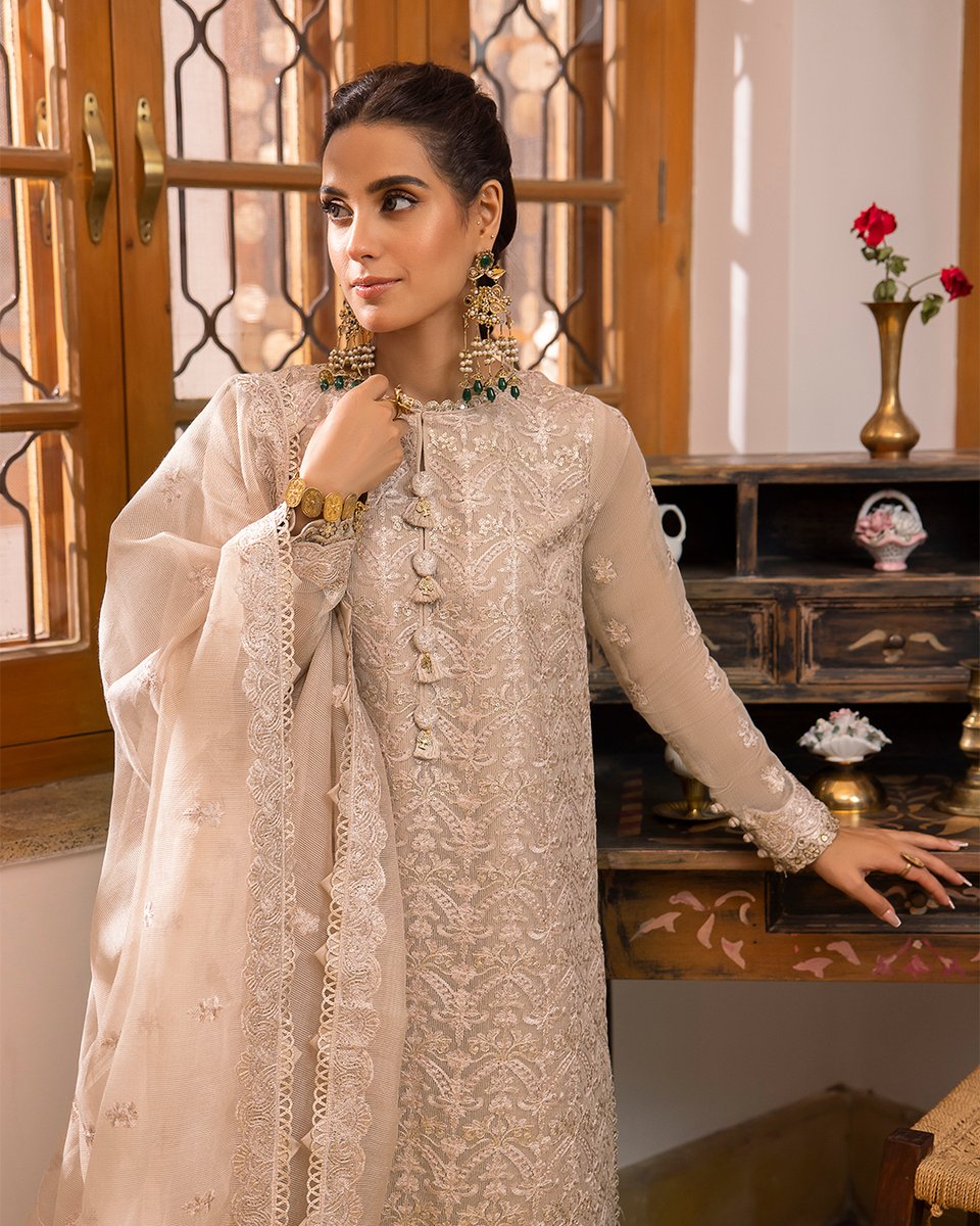asimjofa's tweet photo. Shadow Work Collection | Pre-Booking Starts on 24th August at 6 PM | Deliveries Start on 25th August
AJSW-21 | 3-PC | Rs 6,450/-

Visit: https://t.co/XlSTiWLeAX

#Asimjofa #IWearAsimJofa #ShadowWorkCollection #WeddingWear #UnstitchedCollection #Fashion #TrendingNow https://t.co/QheN4jkslm
