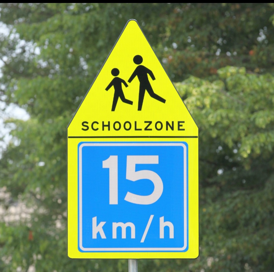 Hoe tevreden bent u over het contact met de politie in uw gemeente? We horen graag uw mening. Vul de #veiligheidsmonitor in als u bent uitgenodigd!