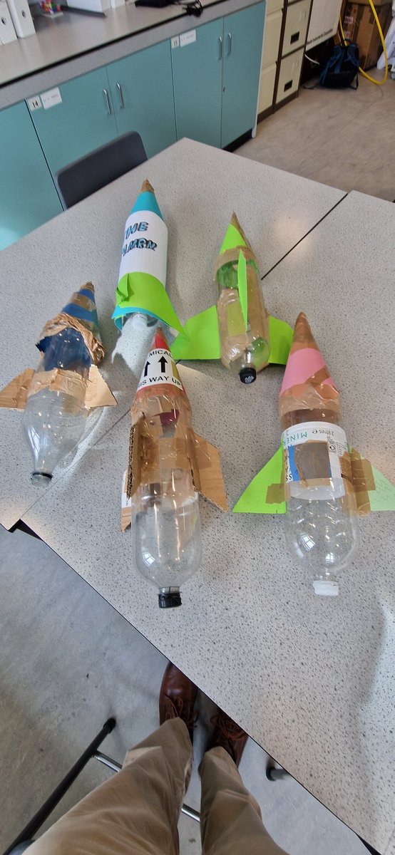 SHS_Space's tweet photo. 1.5 Science Rocket Park @Stirling_High . Launch scheduled for Thursday. "To infinity and beyond"? #WeAreSHS https://t.co/4oVpKJD6v0