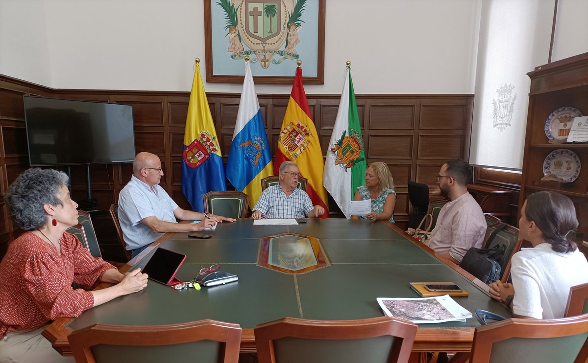 El equipo de gobierno del <a href="/Ayto_VillaSB/">Ayuntamiento de Santa Brígida</a> continúa con su labor ordinaria en agosto. 

Hoy celebra una nueva reunión de la Junta de Gobierno Local presidida por el alcalde, <a href="/JMBravodeLaguna/">JM Bravo de Laguna</a>, para analizar y gestionar asuntos de interés para la Villa y de servicio a la ciudadanía.