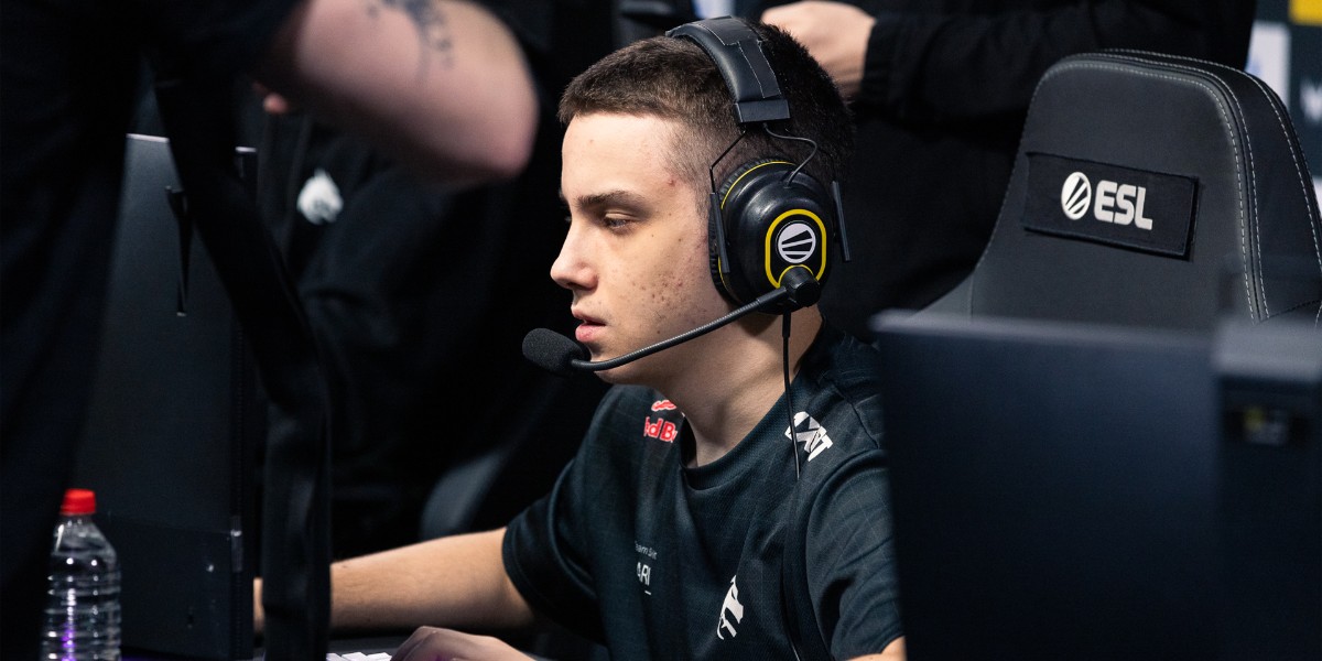 ESL Dota2 tweet media