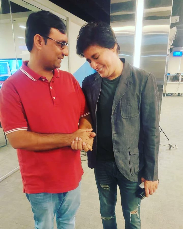 ali_munazer's tweet photo. پاکستانی شاہ رخ خان یعنی کہ ٹی وی اور ریڈیو کے معروف میزبان ساحر لودھی سے ایک ملاقات۔۔
#sahirlodhi #anchor #Munazerali #Media https://t.co/ElxRsi6Ysf