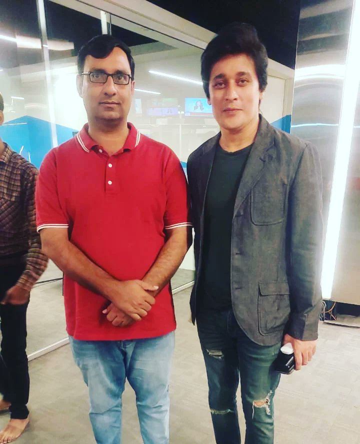 ali_munazer's tweet photo. پاکستانی شاہ رخ خان یعنی کہ ٹی وی اور ریڈیو کے معروف میزبان ساحر لودھی سے ایک ملاقات۔۔
#sahirlodhi #anchor #Munazerali #Media https://t.co/ElxRsi6Ysf