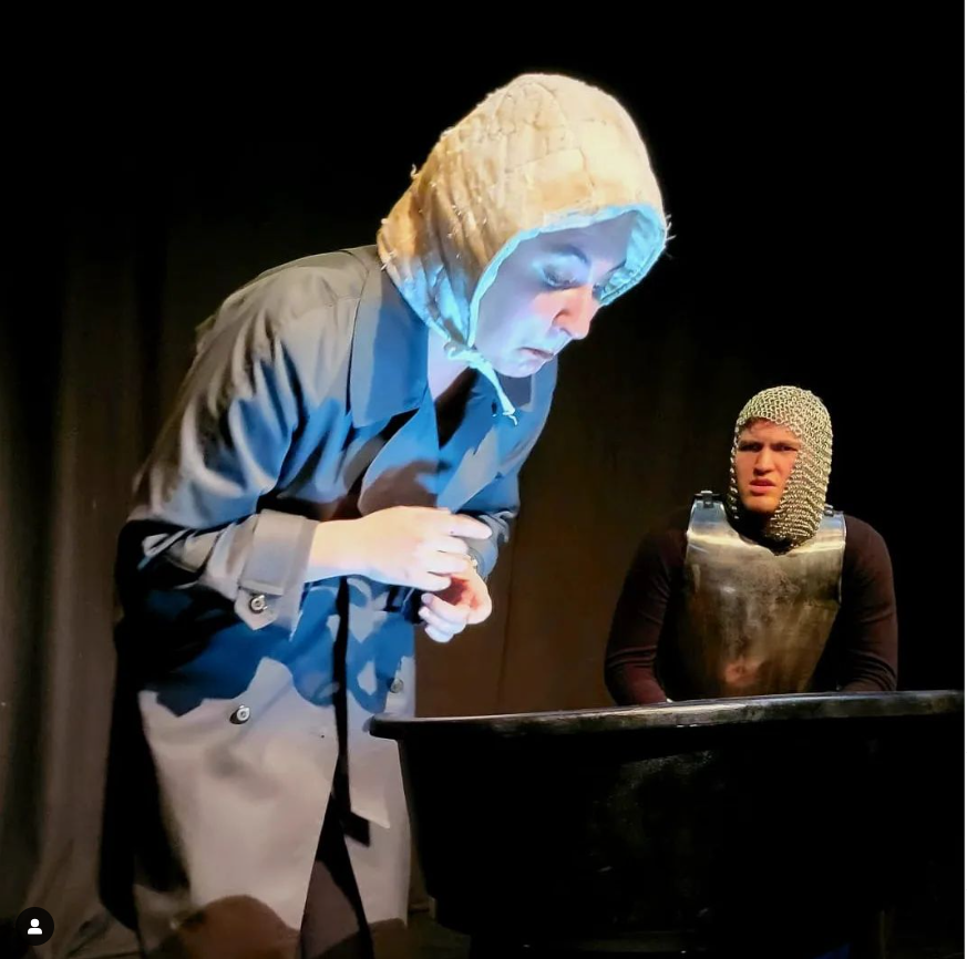 kestrel_eye's tweet photo. TODAY! 10 half price tickets available at the half price hut. Get them while you can.

TOMORROW! 2 for 1. This deal can be redeemed by quoting "Jabberwock" to the greenside front of house staff at the Infirmary Street venue.

Ticket link in bio.  4 more shows left. #edfringe https://t.co/lWKdfcDfMH