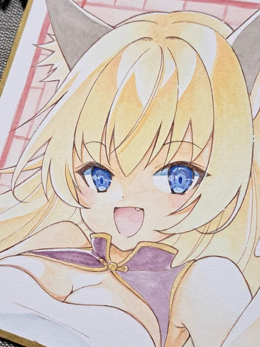 展示遠征前にBOOTHに出してたキツネチャイナちゃんに再入荷待ち入ってたのでちと考えますね。色紙風原画は工作に時間かかるので、描けても市販の色紙使うと思います。となると水彩塗りもどうすっかなあ…ミニ色紙ならいけるか? 