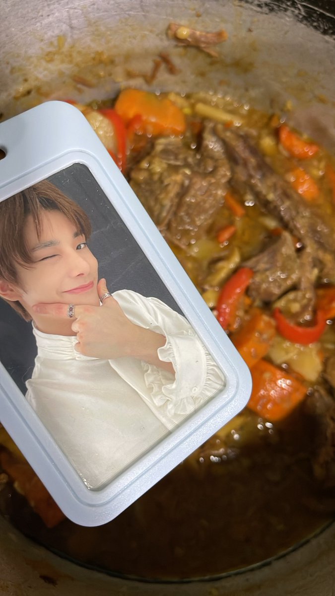 ramyeonbroz's tweet photo. 여의 ! 오늘은 엄마의 비프카레 🍛 ! 굉장히 야무진 카레 ^^ 

언젠가 제이크의 요리를 먹어보고 싶어여읭 ~ 😊♥️

#EatWithJaeyun #제이크_요기요
#제이크에게_메뉴추천
#제이크_이거완전대박이덩_크크크 https://t.co/DPbOEDMRWZ