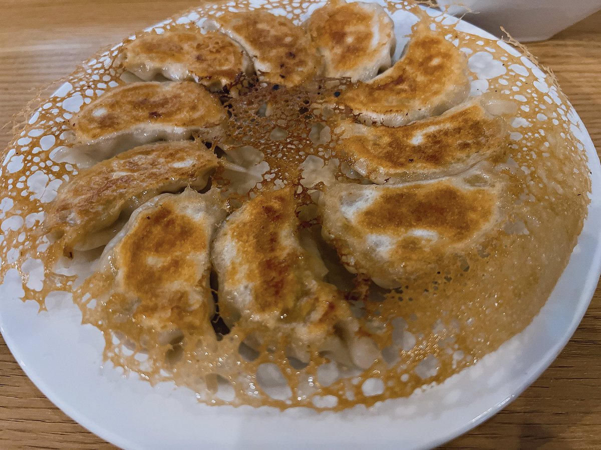 GyozaBarMemoire's tweet photo. Gyoza has wings ️
In addition to gyoza, curry rice with fried meat is also a favorite dish of many Japanese people at my restaurant.  The original taste of Japan but for Everyone, it is still very suitable 😍
#ハノイ餃子　#Japanesedumplings #dumplingsbar #yakigyoza #gyozabar https://t.co/YKauLyf3Vo