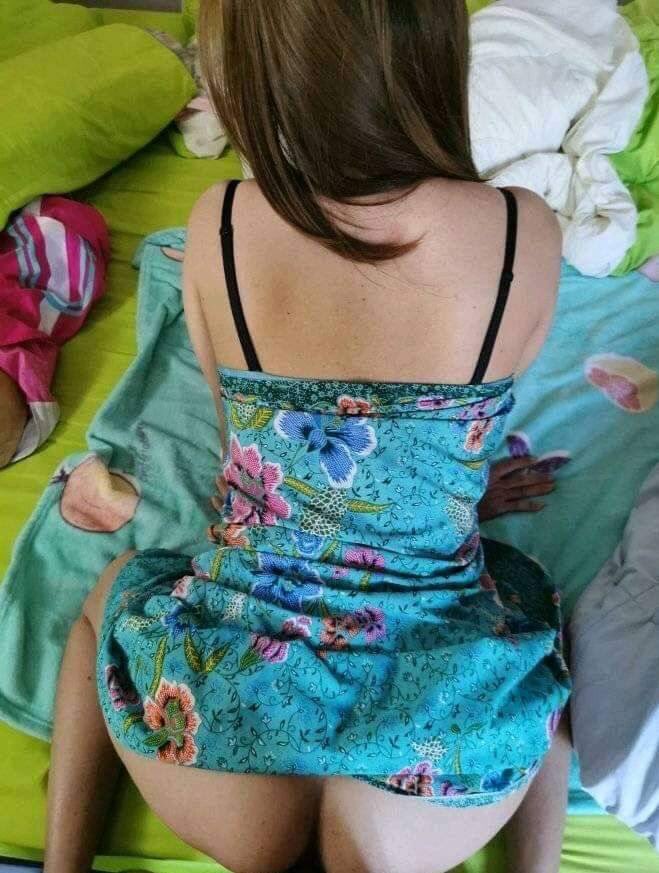 ใส่ผ้าถุงแบบนี้โครตเรียกน้ำควยเลยย