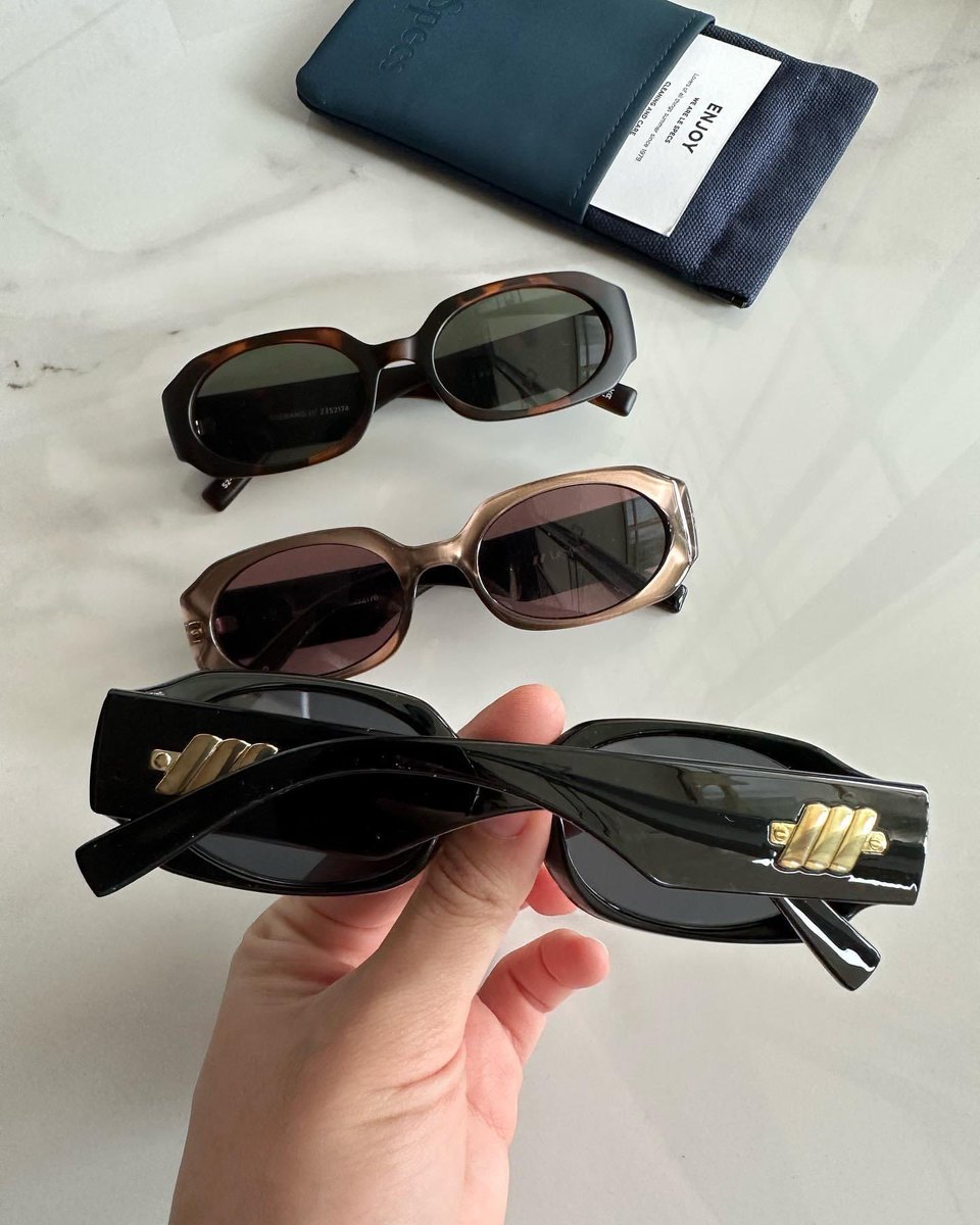 PresenceParis's tweet photo. New in Le Specs 'SHEBANG', designed with wide temples and slightly angled profile⁠ 🕶️✨

Available now instore &amp; online exclusively @presenceparis #LeSpecs https://t.co/hdvmTRZLF7