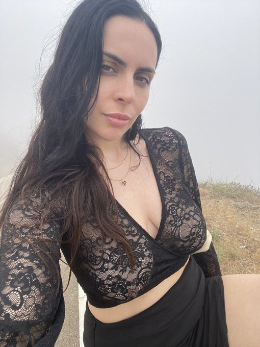 being up on the mountain with so much fog feels like being in the clouds ☁️ https://t.co/k2l2rp1rRt<a href="/tag/mvsales"class="tags"><span>#mvsales</span></a>