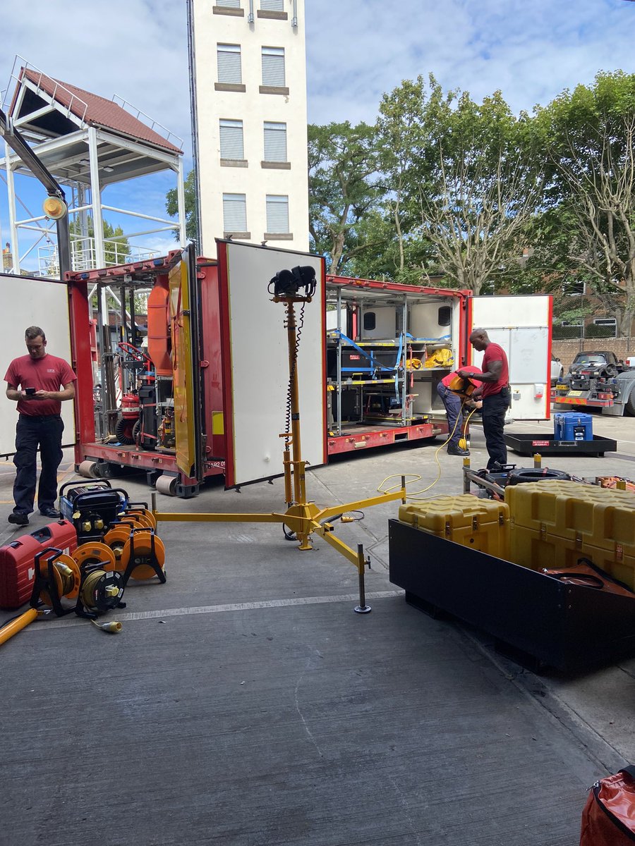 Another full day of inventories for Battersea, this time Red Watch are carrying out maintenance and inventories on USAR Module 2. <a href="/LondonFire/">London Fire Brigade</a> <a href="/USAR_Capability/">USAR Capability Team</a> #teamwork