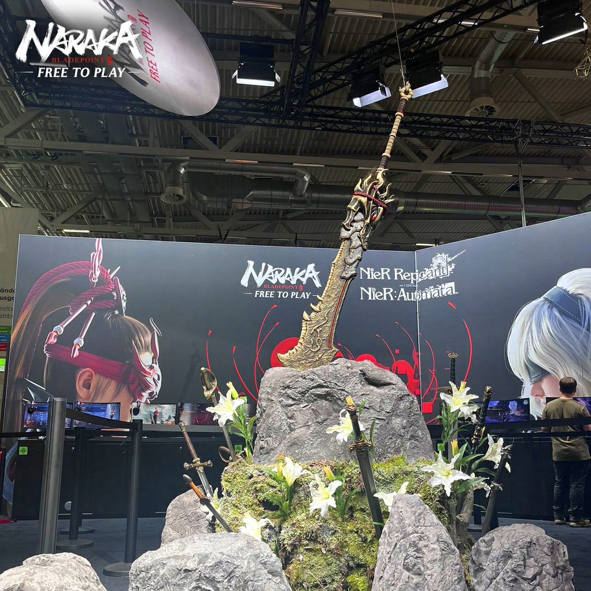 NARAKATHEGAME's tweet photo. #NARAKABLADEPOINT is at #gamescom2023! 
We're having a blast and can't wait to meet you. If you're here, swing by our booth at Hall 6A050 and there's also a special giveaway if you participate in our onsite quests—we are near the big wolf king's fang sculpture. 
See you there! https://t.co/E0s8ePwXXl