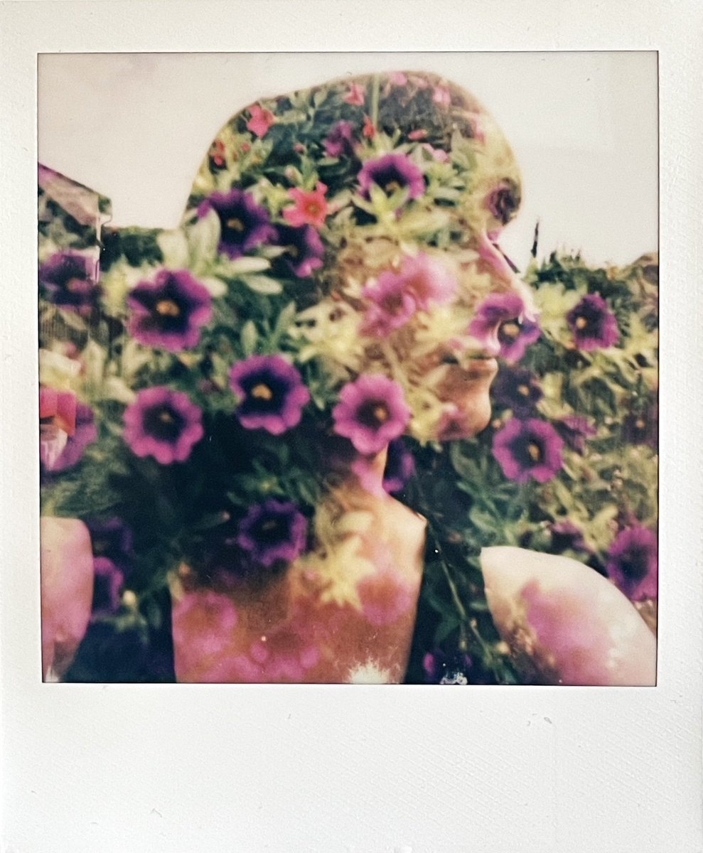 …be sure to wear some flowers in your head 🌼

#polaroid #polaroidlove