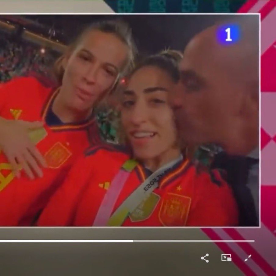 Tagelca's tweet photo. El que no vea la gravedad de esto no tiene dos dedos de frente. Este tío no puede ser presidente de la RFEF ni representar ni un segundo más al fútbol español https://t.co/H2foIMuJC3