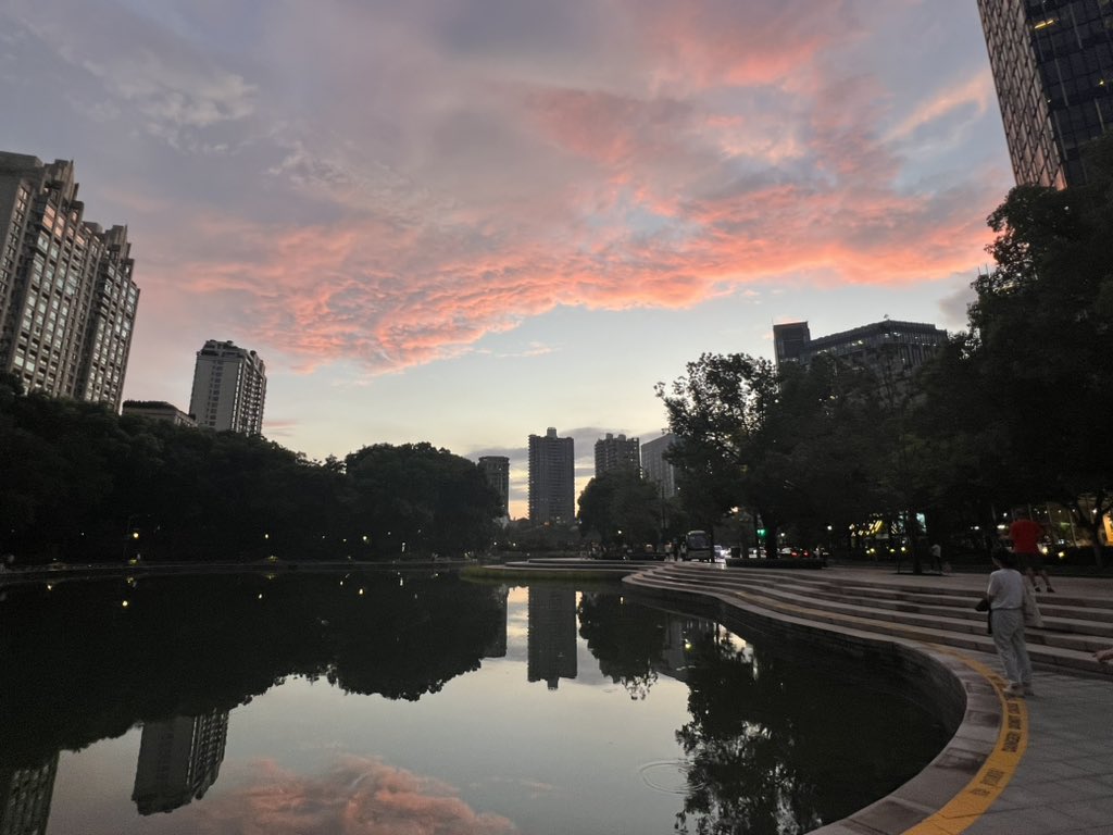 Beautiful sky in Shanghai. Love this city