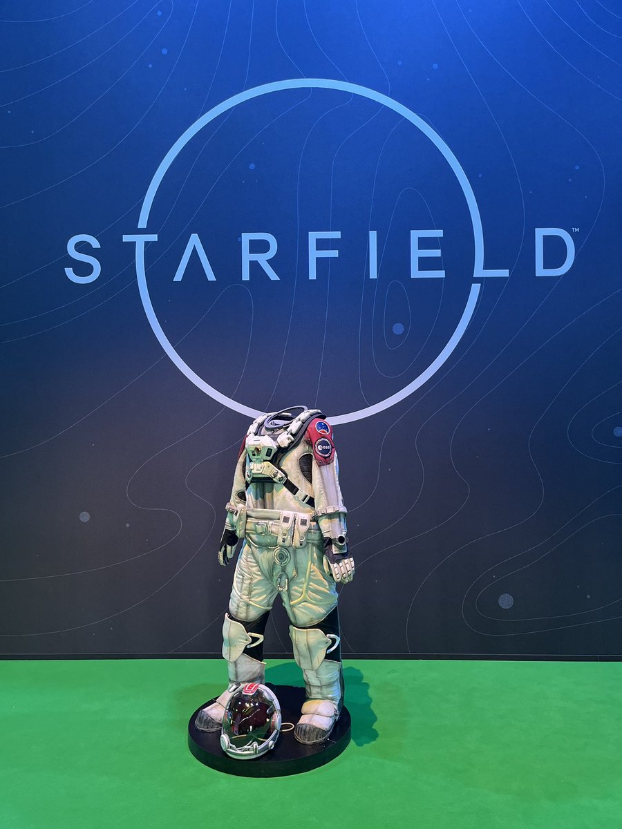 esa's tweet photo. Spotted at the @Xbox stand! 👀

Stop by the ESA booth in hall 10.2 for chance of winning a fast pass to @StarfieldGame! 👾🕹️

Have you had a photo with the Starfield space suit yet?🧑‍🚀

#gamescom2023 https://t.co/iEQbjVtIGo