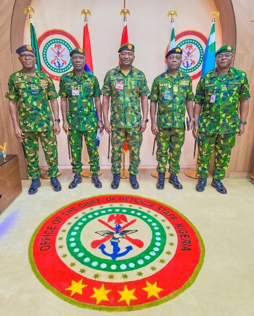 HQNigerianArmy's tweet photo. 🇳🇬 ARMED FORCES OF NIGERIA https://t.co/5DHwep8fuK