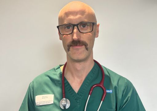 CHFTNHS's tweet photo. ⚠️ Industrial action by consultants begins tomorrow, Thursday 24 August at 7am and will end at 7am on Saturday. 

Our A&amp;Es will be extremely busy as it's also a Bank Holiday weekend. ⚠️  

See our thread 🧵 👇 https://t.co/uyn2AaNCEe
