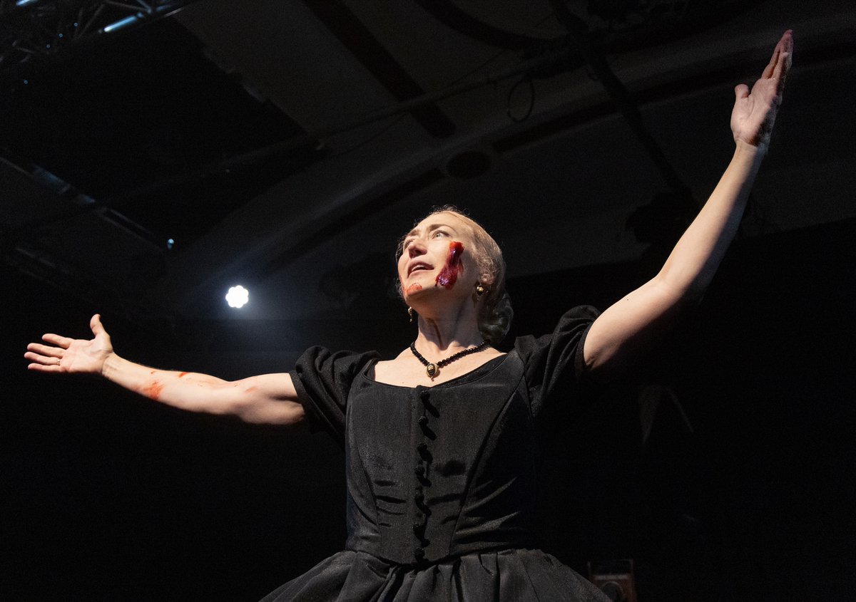 JRansomPhillips's tweet photo. Such high praise for Mrs President.
Thanks to Charlie Wellington

#edfringe2023 #mrspresident #edfringe #herstory #fillyerboots #theatre #lincoln #brady #americanhistory #power #represention #americanplayright #historian

https://t.co/FhH1B5QW7d https://t.co/nFSKhkFwlP