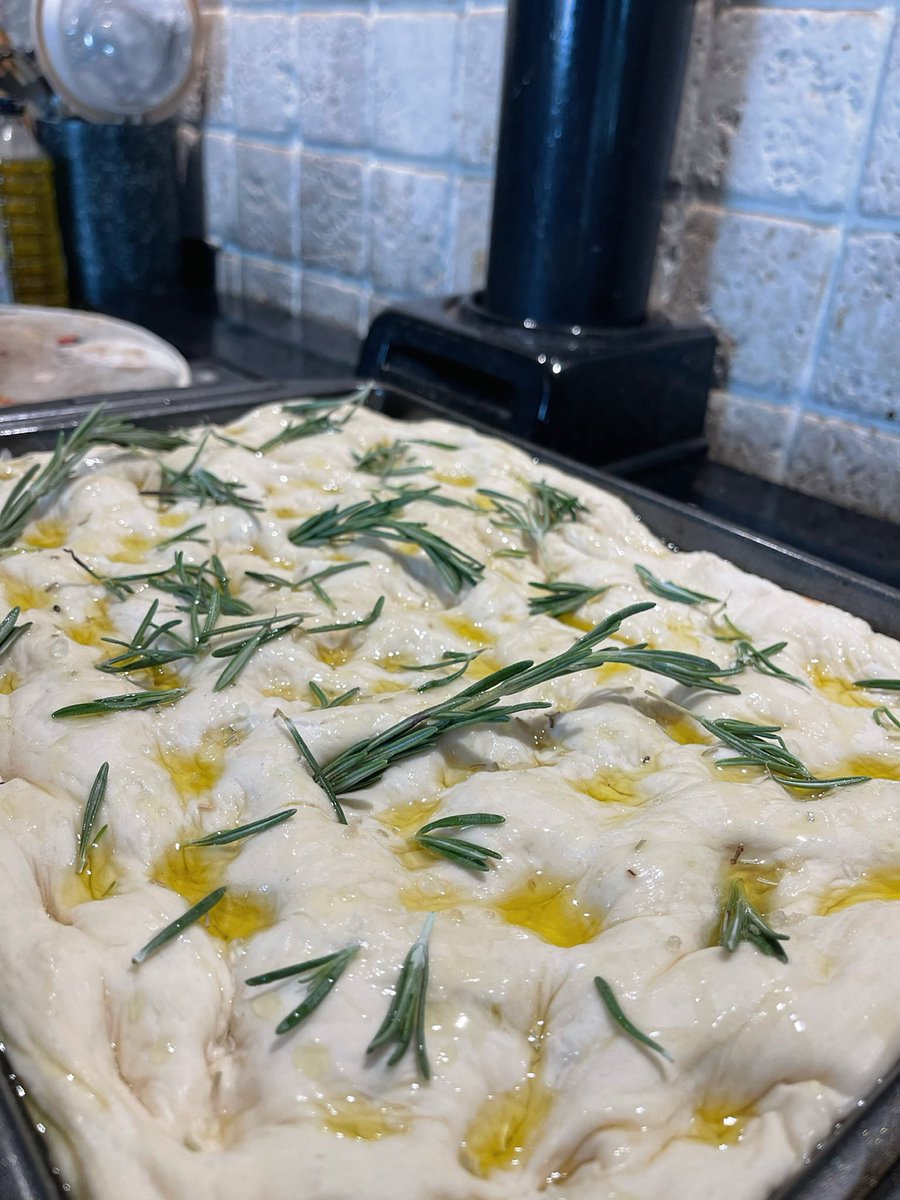 HariBeavis's tweet photo. I’m Hari and I make Easy Comfort Food Recipes that you’ll actually make… head to my Instagram to get cooking💗 https://t.co/nDOsC4l3Bk
