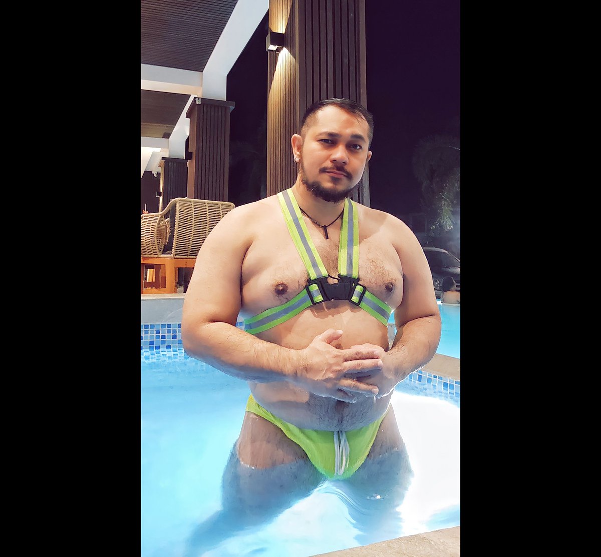 PinoyBearSide's tweet photo. "Sexy, playful, alluring! Yes, I'm talking about the pool."

Thanks @WeAreHappyBears 🐻😘 and to one of our sponsors, @midoko_ph and co-presentors, @LoveYourselfPh

#BDCCLoveNPride #NeverGoSolo

#gaybear #beefybear #chunkybear #bearchub #asianchub #bearpoolparty #stockybear https://t.co/YvXnfna5IL