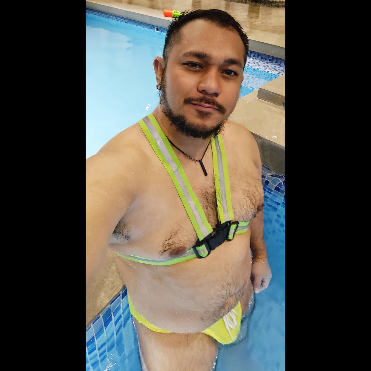 PinoyBearSide's tweet photo. "Sexy, playful, alluring! Yes, I'm talking about the pool."

Thanks @WeAreHappyBears 🐻😘 and to one of our sponsors, @midoko_ph and co-presentors, @LoveYourselfPh

#BDCCLoveNPride #NeverGoSolo

#gaybear #beefybear #chunkybear #bearchub #asianchub #bearpoolparty #stockybear https://t.co/YvXnfna5IL