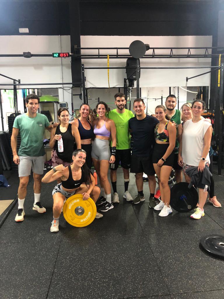 patro80's tweet photo. Buen entreno hoy…. Con vosotros es todo mucho más fácil !!!🥰🥰🥰🥰#powerfit #liberandoestres https://t.co/FZJuKcXptr