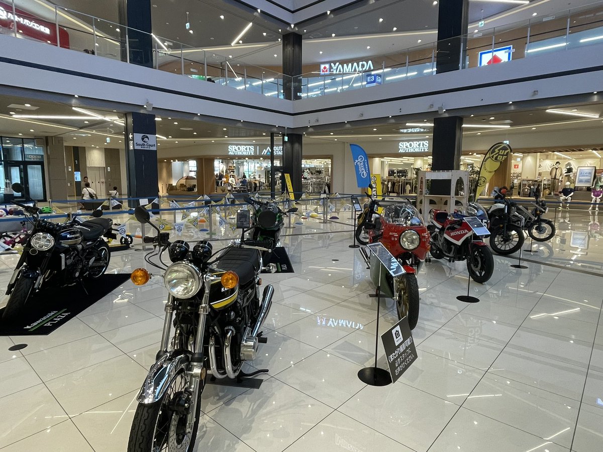 bipa_toyokawa's tweet photo. 8/19-20 #バイクの日 イベント🏍️
多くのお客様にご参加していただきました❗️
ありがとうございました😊
#モトサイクレットサワダ #Z2 #900MHR #CBR400F #CL250 #CT125 #プラザ豊橋 #Z900RS #ninja1000sx #レンタル819
#L1e #WOOF #ヨツバモト #Meow #モータリスト #TORROT
#サンリオ #ハローキティ https://t.co/YKzeq2sclU