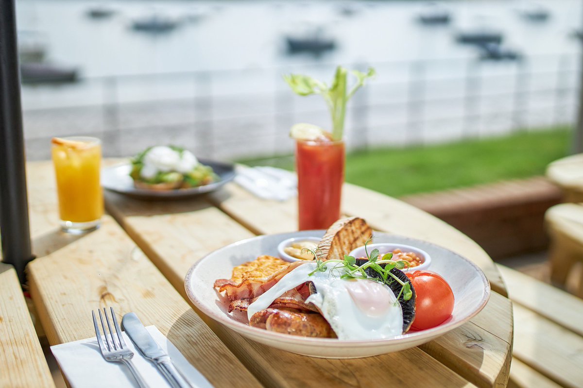 Anyone fancy a #riverside #breakfast 🤔 Available every day at The Butt & Oyster, Pin Mill and The Maybush at Waldringfield 👍 

#RiversideBreakfast #PubMorning #RiverViewEats #BreakfastByTheWater #PubGrub #MorningViews #RiversideDining #BrunchWithAView #ScenicBreakfast