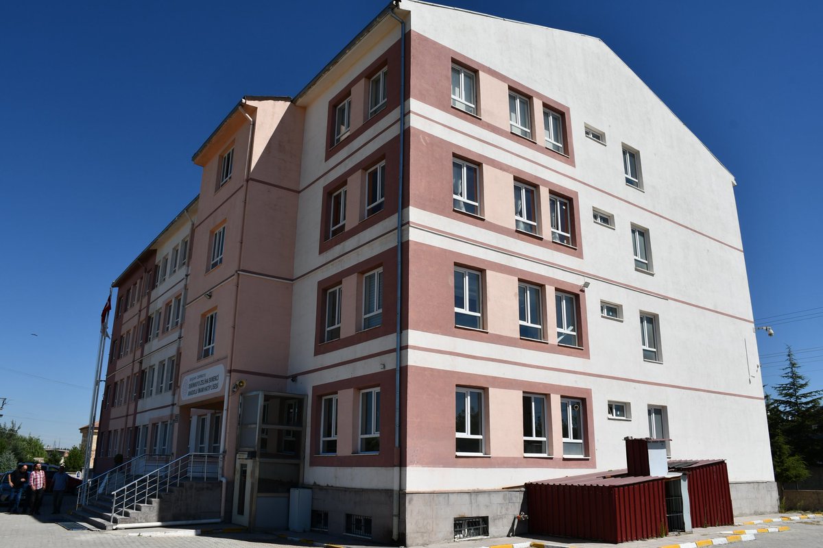 Derinkuyu Belediye Başkanı Sayın Bülent AKSOY ve Sayın Müdürümüz toplantı sonrası Derinkuyu Zeliha Ekmekçi Anadolu İmam Hatip Lisesinde incelemelerde bulundu.