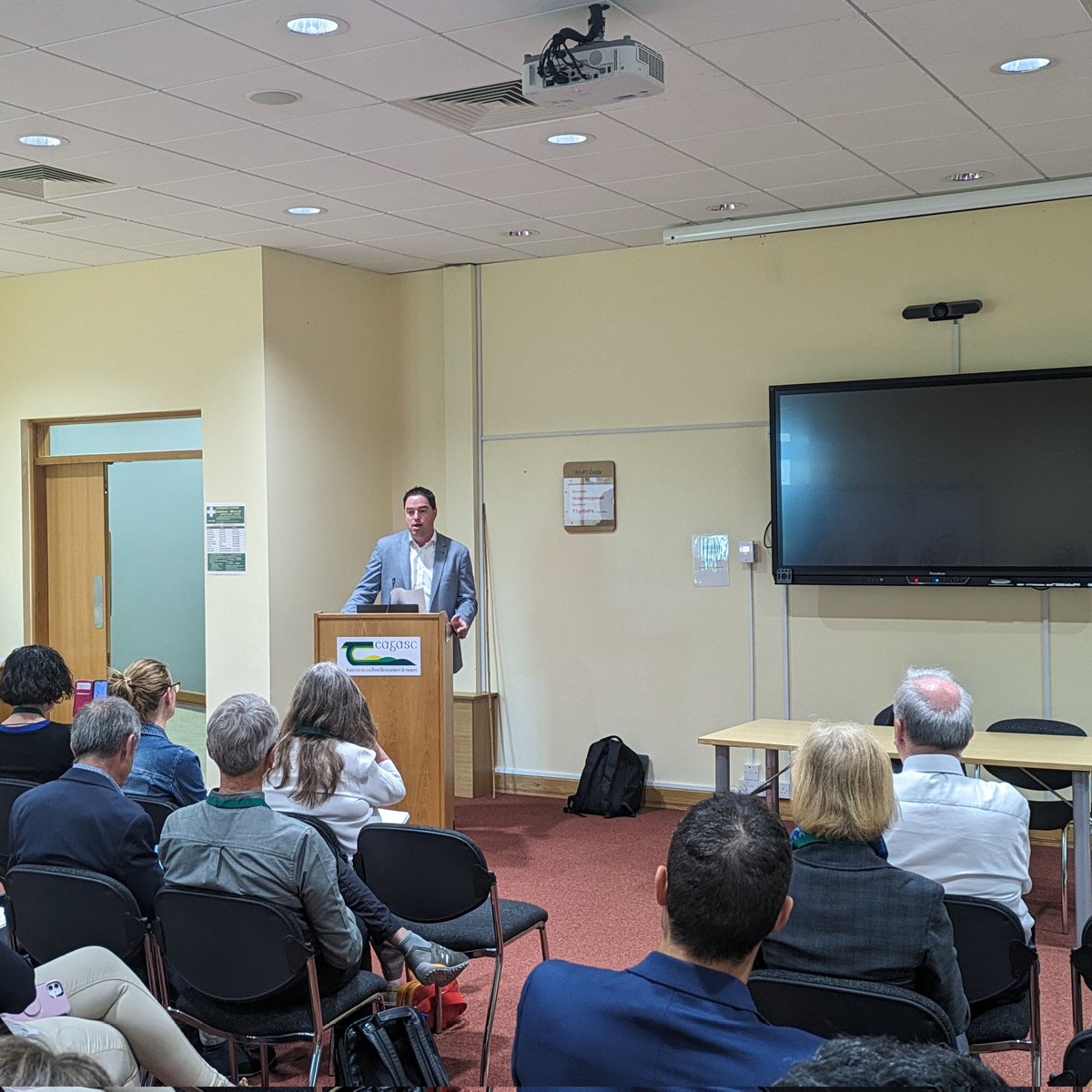 martinheydonfg's tweet photo. Delighted to open the @teagasc BeSafe international conference on farmer health, safety, and wellbeing.

A challenge for farming globally, the event brings together experts from Europe, North America, and Australia to identify the best ways to improve the safety record on farms. https://t.co/RuXrVplZwW