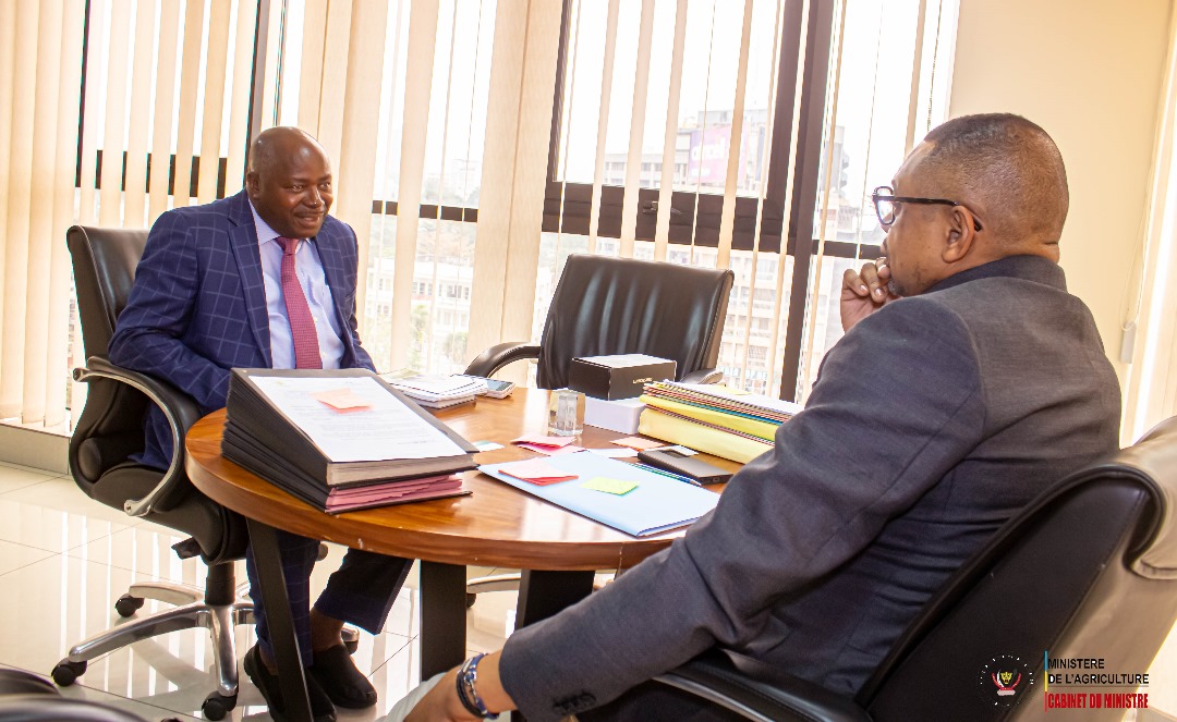 AALI African Agricultural Leadership Institute (@aaliofficiel) on Twitter photo Hier, le Dr <a href="/NteranyaS/">Nteranya Sanginga</a>, président d'AALI, a rendu visite au minIstre de l'#Agriculture en RDC, son Excellence José MPANDA KABANGU, dans le cadre de la poursuite de la discussion et de la mise en œuvre de l'Agenda de Transformation Agricole en RDC. Hier, le Dr <a href="/NteranyaS/">Nteranya Sanginga</a>, président d'AALI, a rendu visite au minIstre de l'#Agriculture en RDC, son Excellence José MPANDA KABANGU, dans le cadre de la poursuite de la discussion et de la mise en œuvre de l'Agenda de Transformation Agricole en RDC.