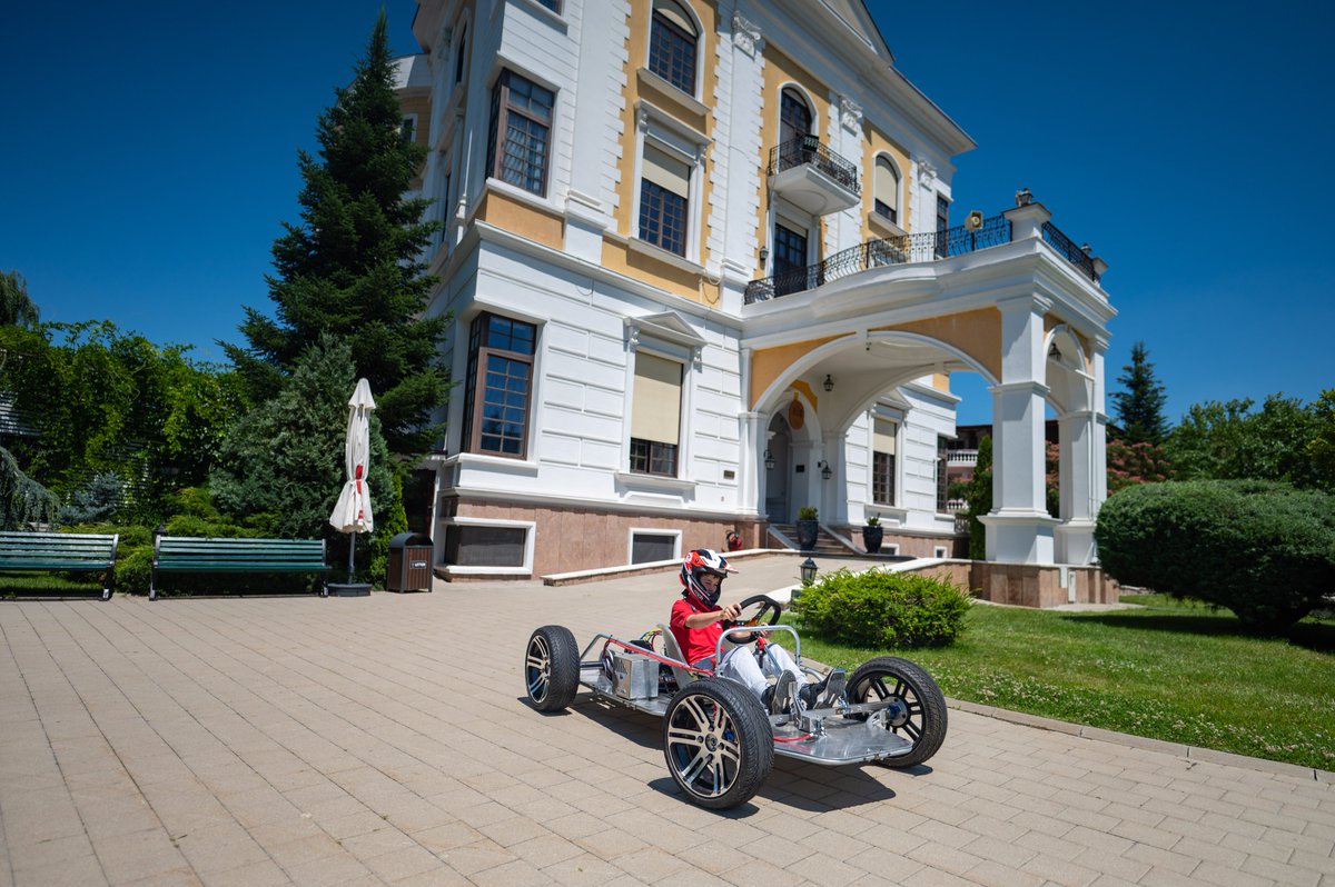 britishschoolro's tweet image. Our BSB students are driving cutting-edge car design through Project Zephyr CCA. 🚗 It&apos;s a learning journey that pushes boundaries, hones vital skills, and fuels future careers.🏁#BSB #ProjectZephyr #CCAs