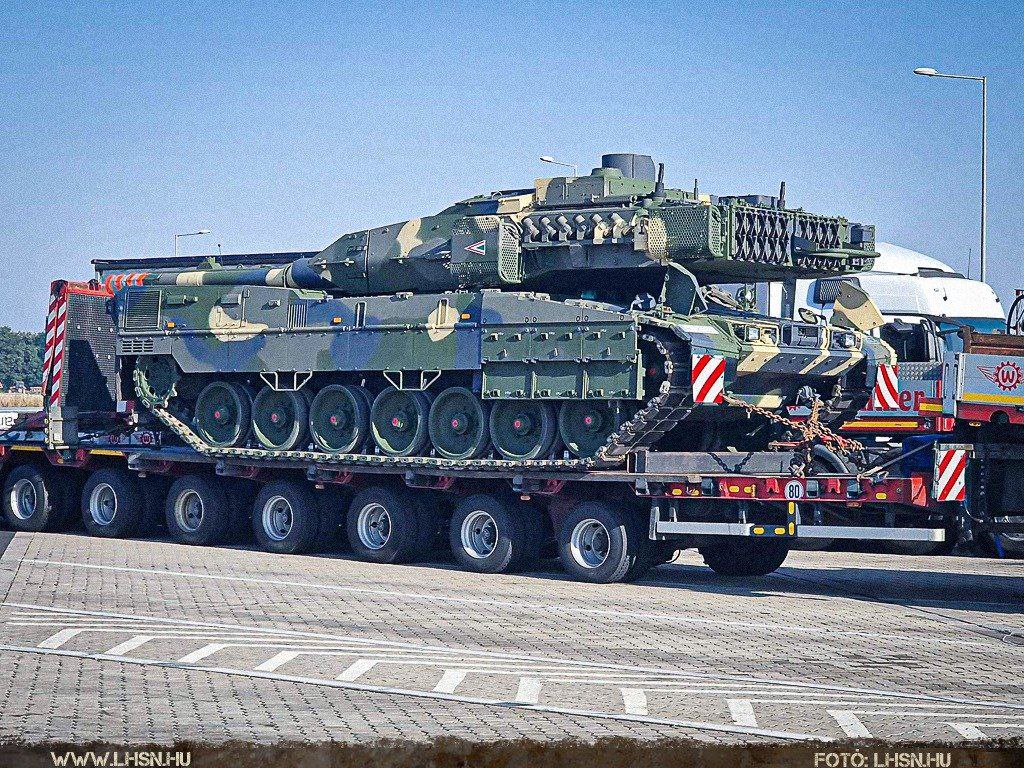 🇭🇺 Hungary received the first Leopard 2A7HU. In total, Hungary ordered 44 of these tanks.