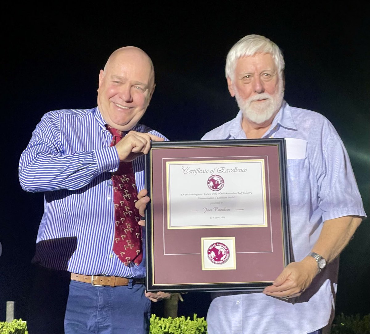 Congratulations to Jon Condon from @beefcentral for receiving the @NABRC1 communicator and extension award at the Northern Beef Research Update Conference in Darwin tonight. @Jon_beefcentral #NBRUC