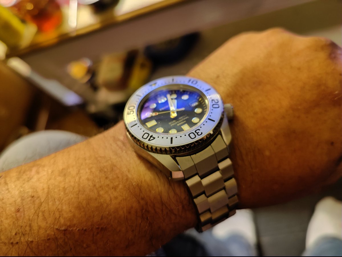 Kashdon75's tweet image. #divewatch photo turned out nice. Cool looking #diver. Custom #strapcode bracelet.