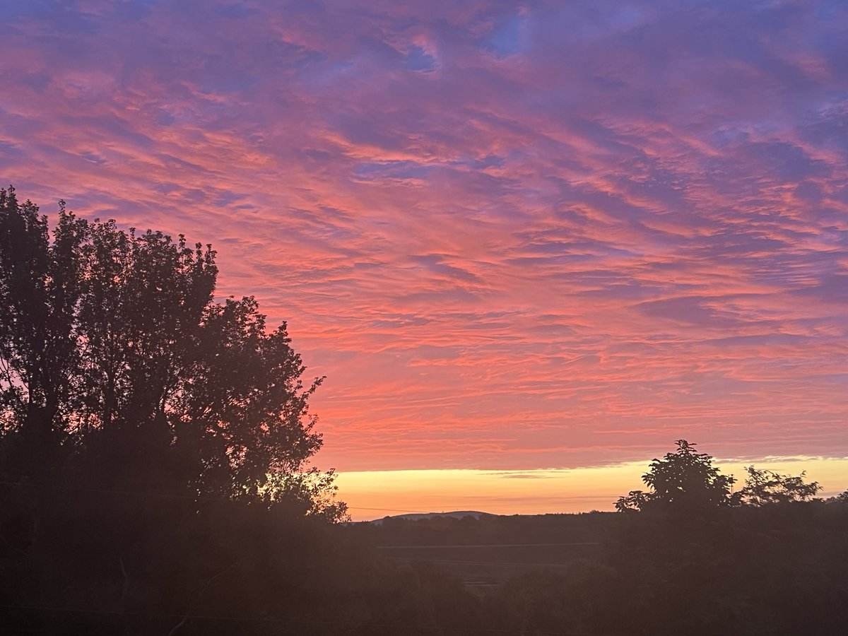 ☀️ Another gorgeous #sunrise out our window. #DutchessCounty #NewYork #HudsonValley #LaGrange