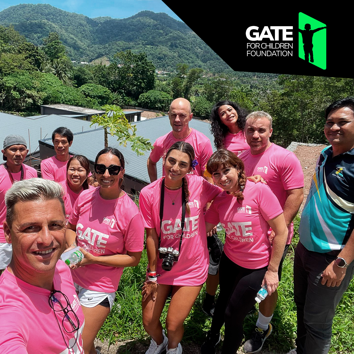 GateforChildren's tweet photo. 📸 GATE visita la sede de @AsiaCenterNGO , nuestra ONGD hermana en #Tailandia y con la que hemos colaborado en al construcción de un nuevo Centro de Primaria en #Phuket. 

#GateforChildren #TogetherForTheFuture #infancia #childhood #Tailandia #Thailand #solidaridad #solidarity https://t.co/DrzqVop6xd