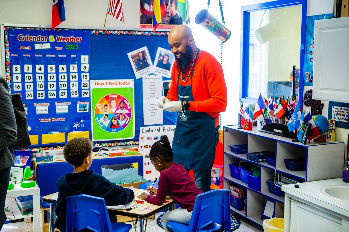 Teaching is the only profession that creates other professions. Thank you for training our next generation of engineers, doctors, artists, innovators, leaders...and other teachers! 

#BackToSchool #WednesdayWisdom