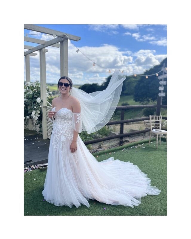 Real Bride Lisa on her special day 💕

Doesn’t she look gorgeous! 💕

@missstellayork
@theopiperphotography 
@_bridalbyolivia 
@stables_wedding_farm

#realbride #wedding #weddingday #weddingdayinspo #weddingdayideas #weddingideas #weddingidea #bridalinspo #bridal #allthingsbrida