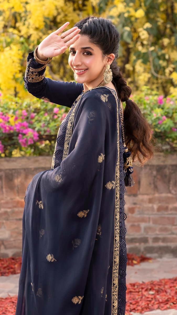 asimjofa's tweet photo. Shadow Work Collection | Pre-Booking Starts on 24th August at 6 PM | Deliveries Start on 25th August
AJSW-15 | 3-PC | Rs 6,250/-

Visit: https://t.co/2ukzewoX9n

#AsimJofa #IWearAsimJofa #ShadowWorkCollection #Unstitched #FestiveWear #FestiveCollection #MawraHocane #ShadowWork #WeddingWear #UnstitchedCollection #Fashion #Trending