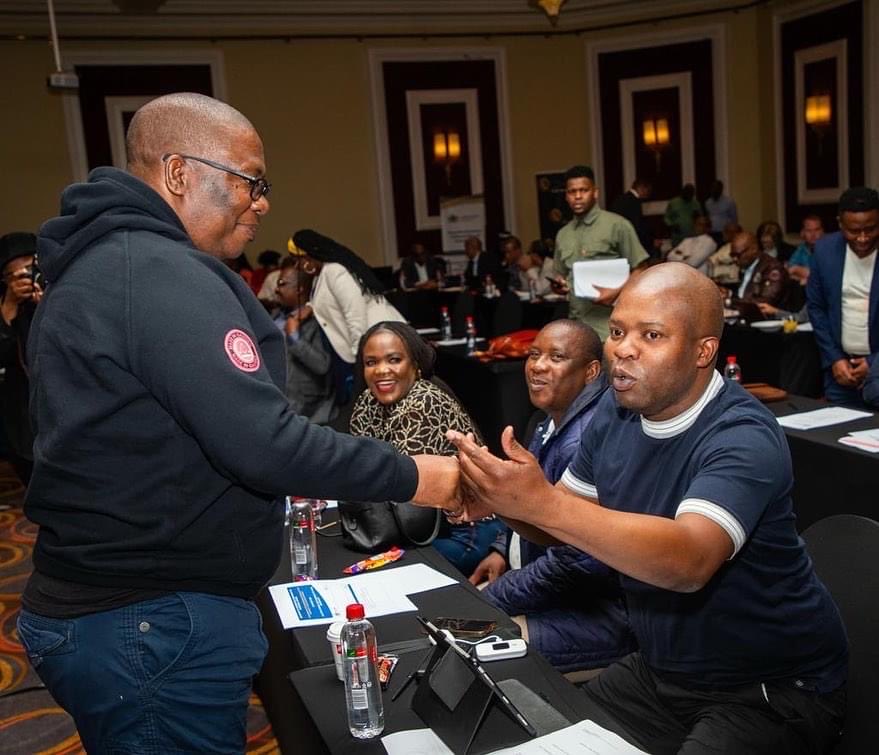 Panyaza Lesufi tweet media