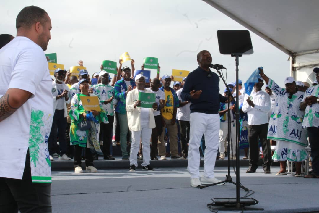 IwengaAnnie's tweet photo. Alors que le jour du scrutin se profile à l'horizon, notre confiance inébranlable envers notre candidat @PresidentABO 
 et le @pdg2R  se reflète dans notre détermination. #AliPourTous #Liace #Ali2023 #Gabon https://t.co/ZeBb7H7Abv