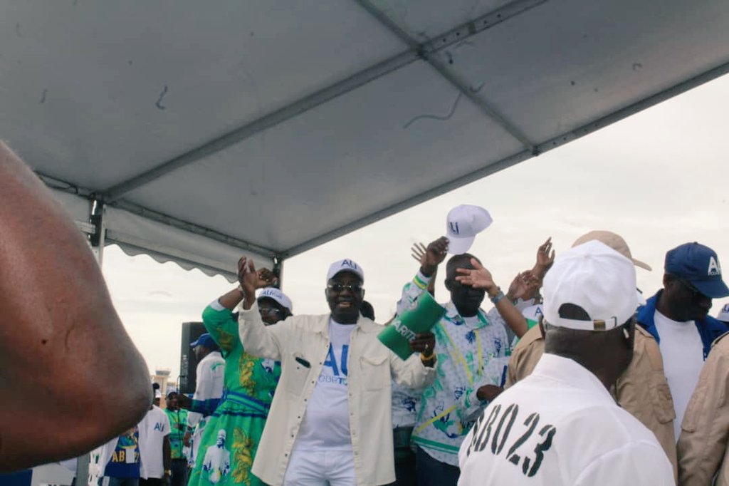 IwengaAnnie's tweet photo. Alors que le jour du scrutin se profile à l'horizon, notre confiance inébranlable envers notre candidat @PresidentABO 
 et le @pdg2R  se reflète dans notre détermination. #AliPourTous #Liace #Ali2023 #Gabon https://t.co/ZeBb7H7Abv