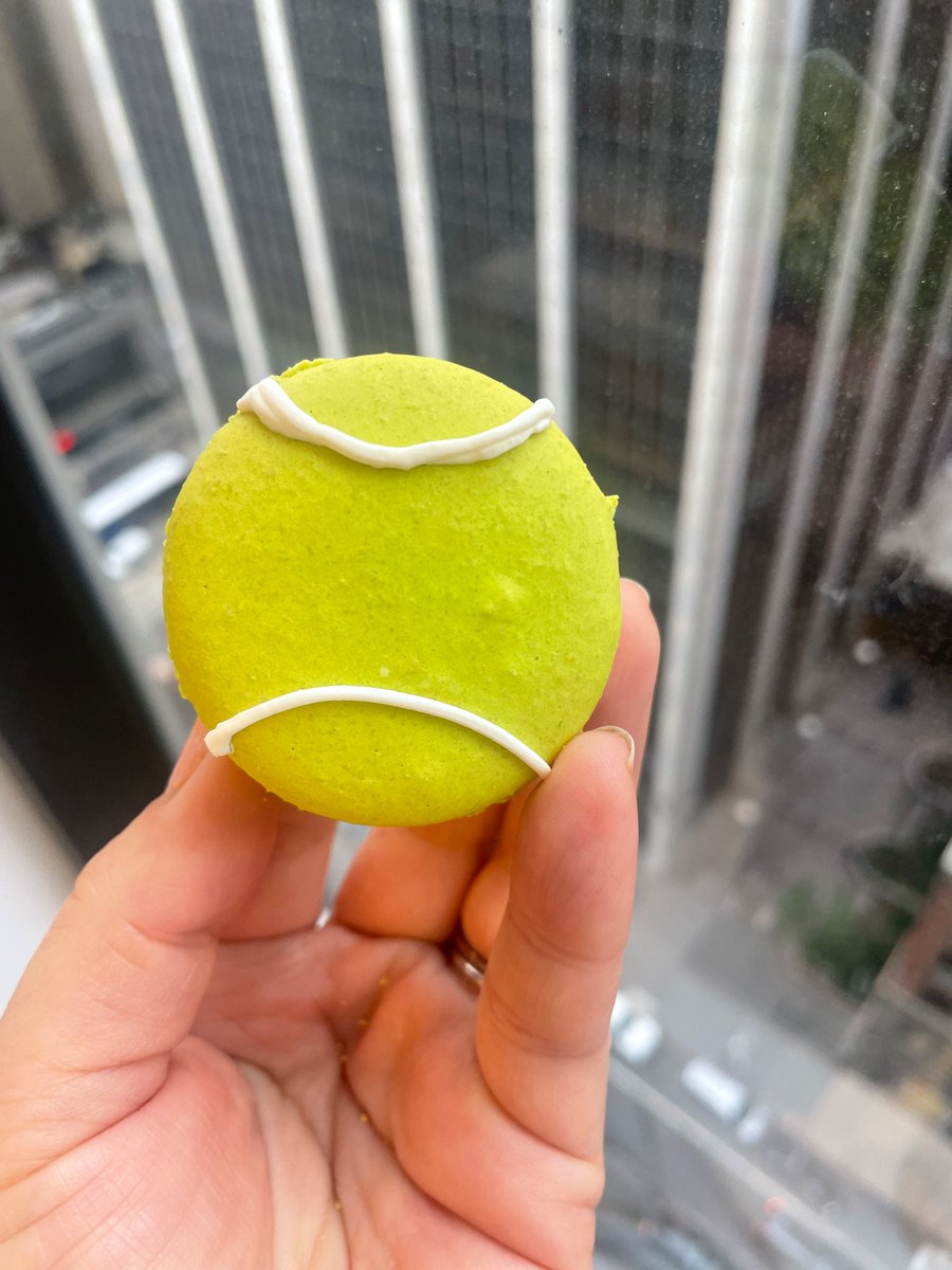 LILIANNY's tweet photo. To kick off @usopen season treat special #macarons fm @cjpapa13  #tennis https://t.co/9FJxwBAHYN